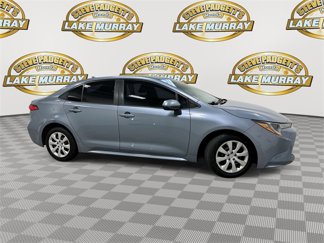 Used 2022 Toyota Corolla LE image 1