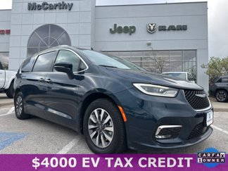 Used 2021 Chrysler Pacifica Touring-L image 1