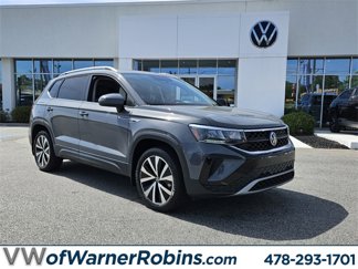 Used 2022 Volkswagen Taos SE image 1