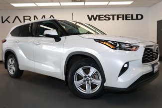 Used 2022 Toyota Highlander LE image 1