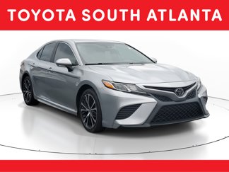 Used 2020 Toyota Camry SE image 1