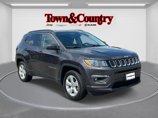 Used 2019 Jeep Compass Latitude w/ Cold Weather Group image 1