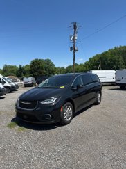 Used 2023 Chrysler Pacifica Touring-L image 1