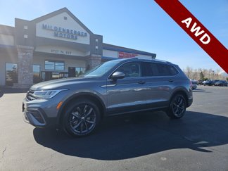Used 2022 Volkswagen Tiguan SE image 1