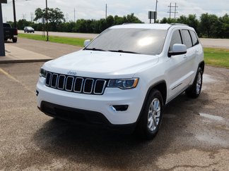 Used 2021 Jeep Grand Cherokee Laredo image 1