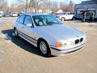 Used 1999 BMW 528i Sedan image 1
