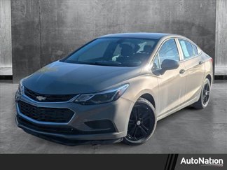 Used 2017 Chevrolet Cruze LT image 1