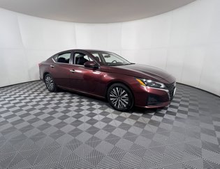 Used 2023 Nissan Altima 2.5 SV image 1