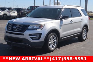 Used 2017 Ford Explorer XLT w/ Equipment Group 202A image 1