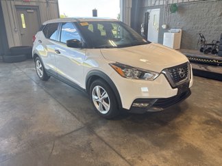 Used 2020 Nissan Kicks S image 1