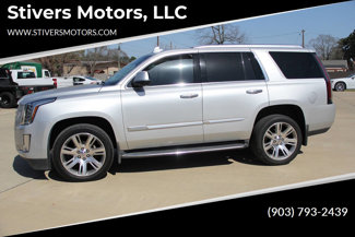 Used 2017 Cadillac Escalade Luxury image 1