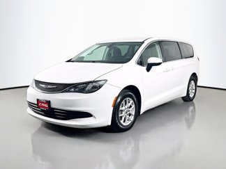 Used 2017 Chrysler Pacifica Touring image 1
