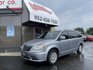 Used 2015 Chrysler Town & Country Touring w/ Driver Convenience Group image 1