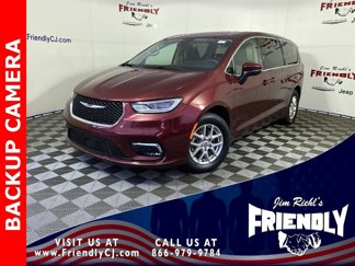 Used 2023 Chrysler Pacifica Touring-L image 1