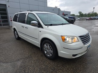 Used 2008 Chrysler Town & Country Limited image 1