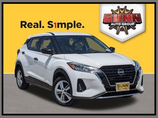 Used 2022 Nissan Kicks S w/ Interior Electronics Package image 1