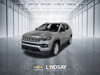 Used 2022 Jeep Compass Latitude image 1
