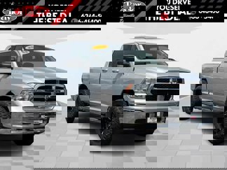 Used 2019 RAM 1500 Classic SLT w/ Luxury Group image 1
