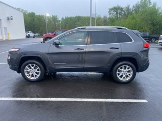 Used 2017 Jeep Cherokee Latitude w/ Cold Weather Group image 1