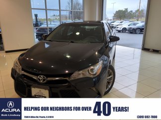 Used 2017 Toyota Camry SE image 1