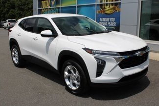 New 2025 Chevrolet Trax LS w/ LS Convenience Package image 1