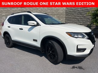 Used 2017 Nissan Rogue SV image 1