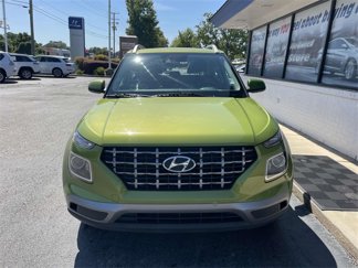 Used 2022 Hyundai Venue SEL video 2
