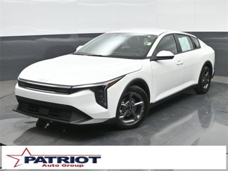 Used 2025 Kia K4 LXS image 1
