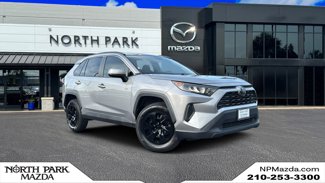 Used 2019 Toyota RAV4 LE image 1