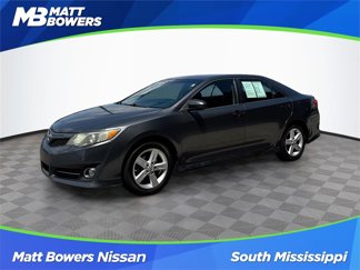 Used 2013 Toyota Camry SE image 1