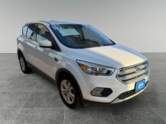 Used 2019 Ford Escape SE image 1