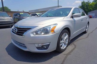 Used 2015 Nissan Altima 2.5 SV image 1