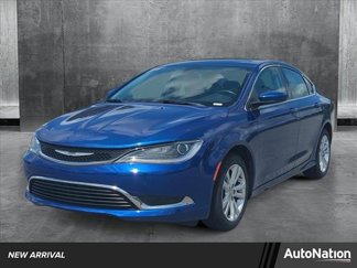 Used 2015 Chrysler 200 Limited w/ Convenience Group image 1