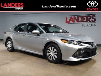 Used 2020 Toyota Camry LE image 1