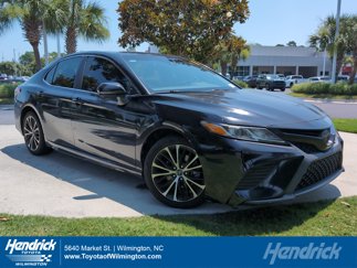 Used 2018 Toyota Camry SE image 1