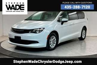 Certified 2023 Chrysler Voyager LX image 1