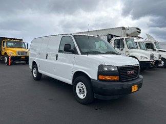 Used 2018 GMC Savana 3500 image 1