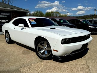 Used 2012 Dodge Challenger SXT image 1