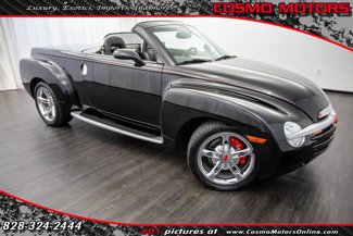 Used 2005 Chevrolet SSR w/ Preferred Equipment Group image 1
