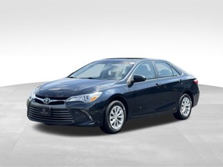 Used 2017 Toyota Camry LE image 1
