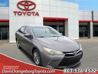 Used 2016 Toyota Camry SE image 1