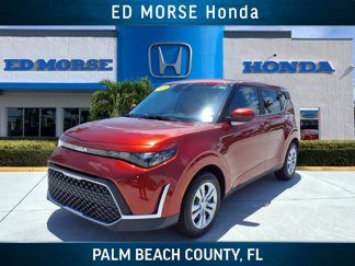 Used 2023 Kia Soul LX image 1