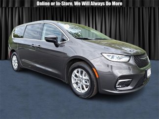 Used 2023 Chrysler Pacifica Touring-L image 1