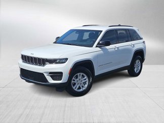 New 2025 Jeep Grand Cherokee Laredo image 1