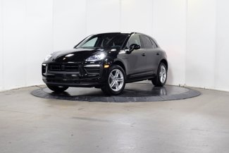Certified 2024 Porsche Macan image 1