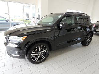 Certified 2022 Volvo XC40 T5 R-Design image 1
