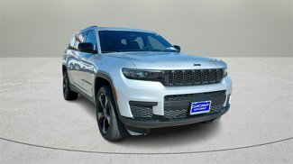 Used 2023 Jeep Grand Cherokee L Laredo image 1