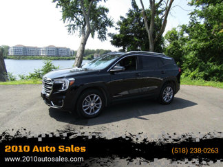 Used 2024 GMC Terrain SLT image 1