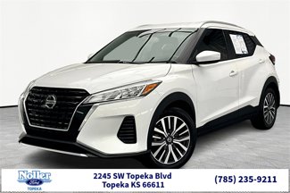 Used 2021 Nissan Kicks SV image 1