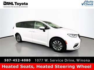 Used 2023 Chrysler Pacifica Touring-L image 1